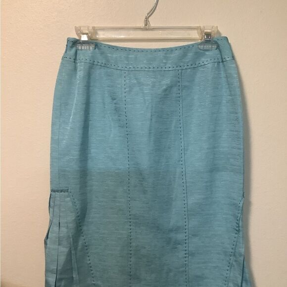 This Carlisle two-piece 100% silk skirt suit size 2 formal holiday New Year’s - Picture 6 of 15